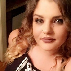 Meet your Posher, Holly